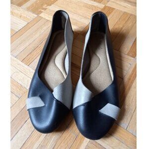 Grey and black elegant ballerinas flats shoes